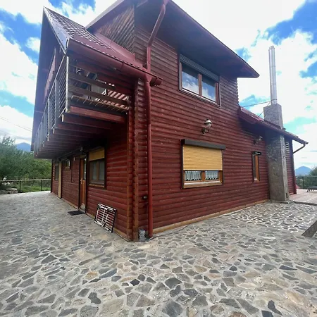 Carpathian Log Casa de Férias *
